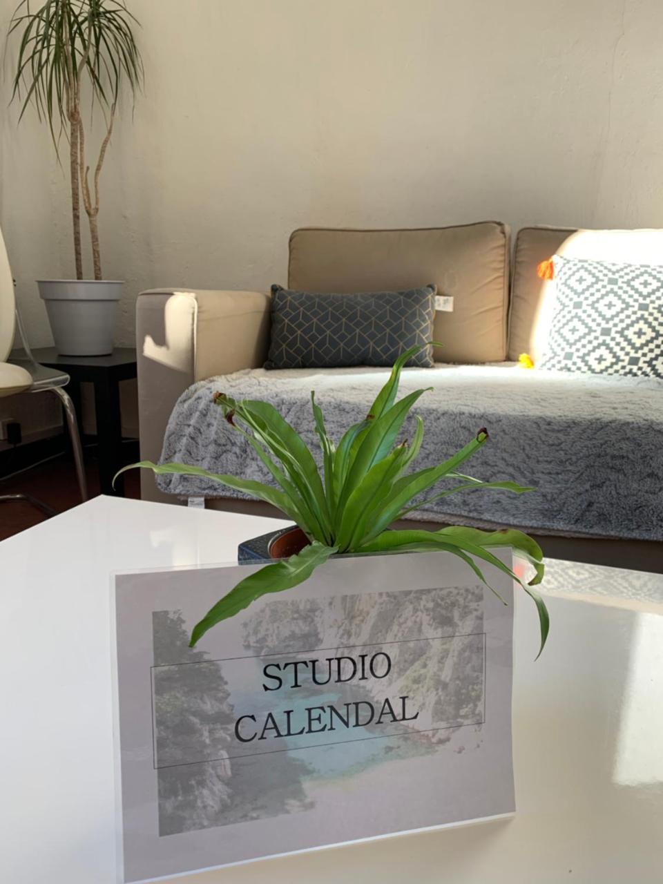 Апартаменты Studio Calendal Каси Экстерьер фото